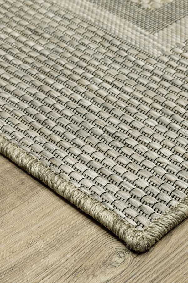 100% Polypropylene Vintage  Indoor/Outdoor Area Rug