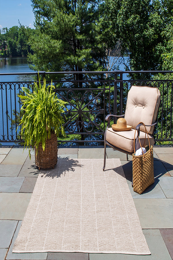 100% PET/Recycled Plastic Rectangle Indoor/Outdoor Area Rug