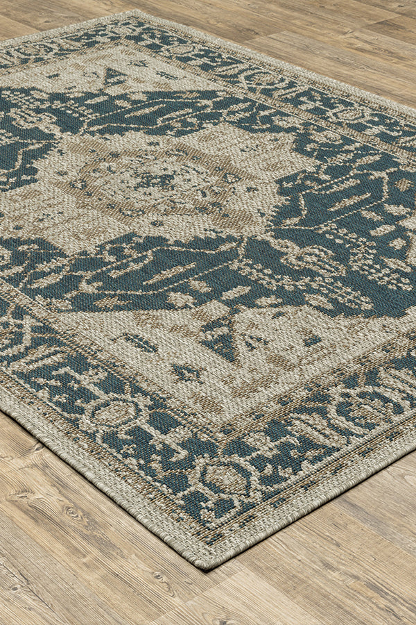 100% Polypropylene Vintage  Indoor/Outdoor Area Rug