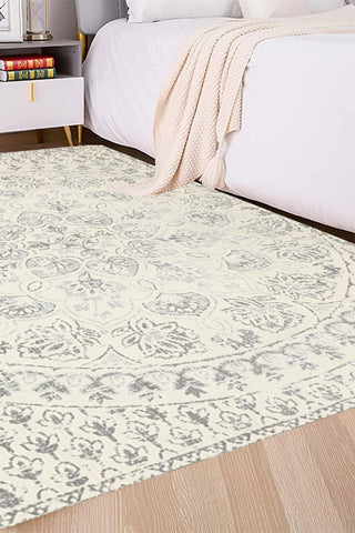 70% Polypropylene, 30% Polyester Vintage 30% Indoor Area Rug